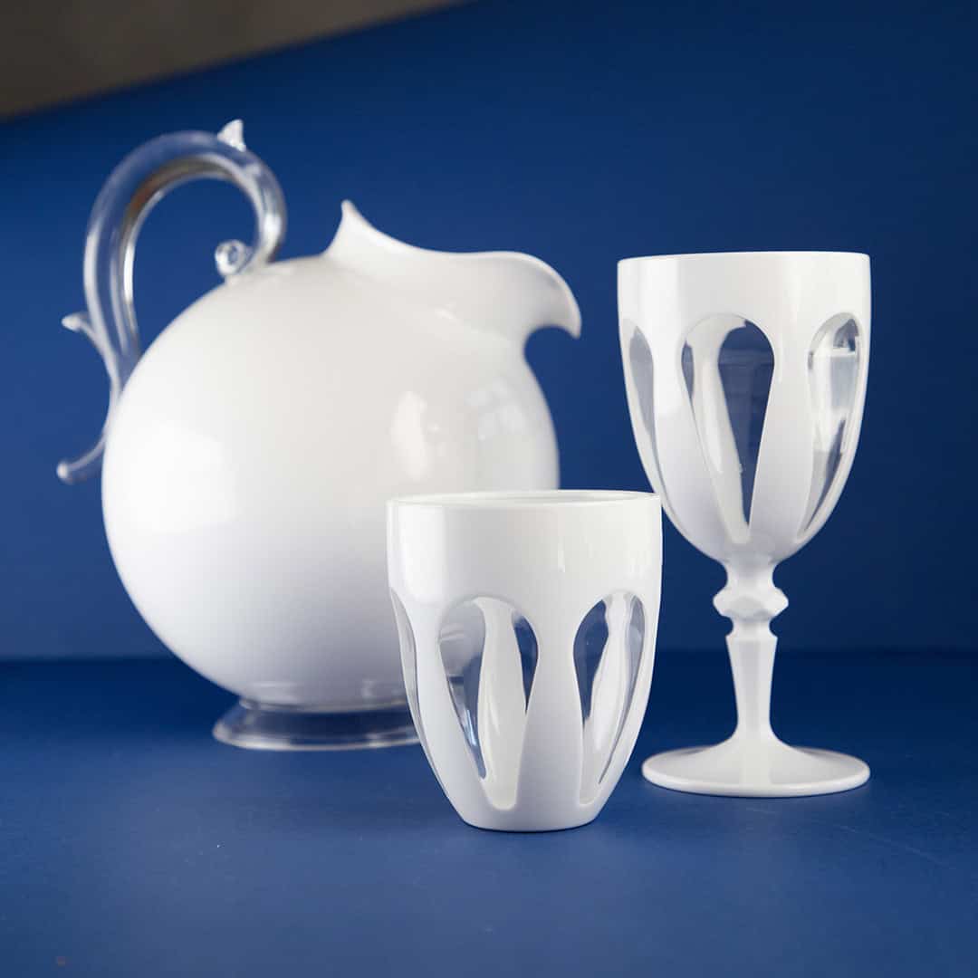 כוס שתייה במגוון צבעים - לבן-שקוף