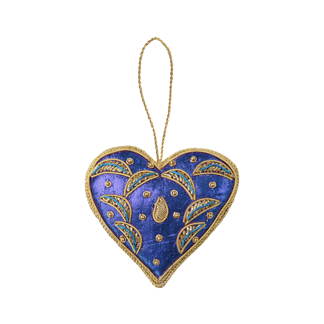 קישוט רקום ביד - לב