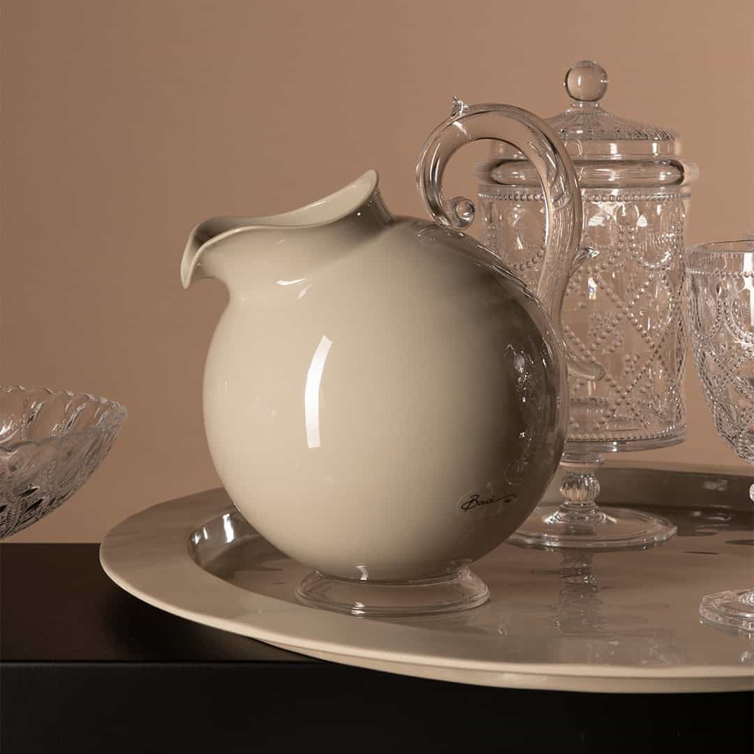 קנקן מים 2.25 ליטר במגוון צבעים - אפור חום אחיד