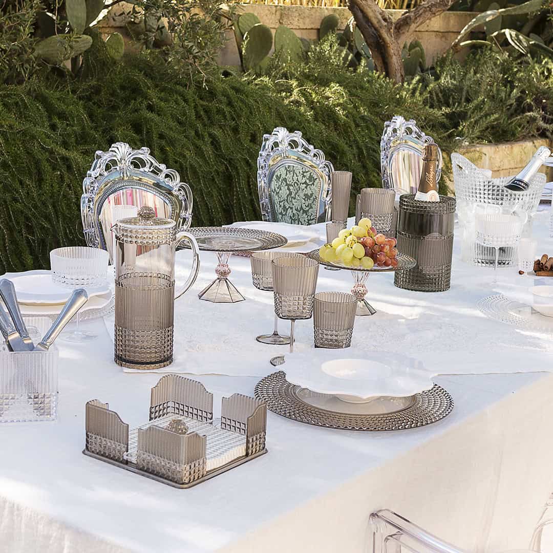 מעמד בקבוק שקוף