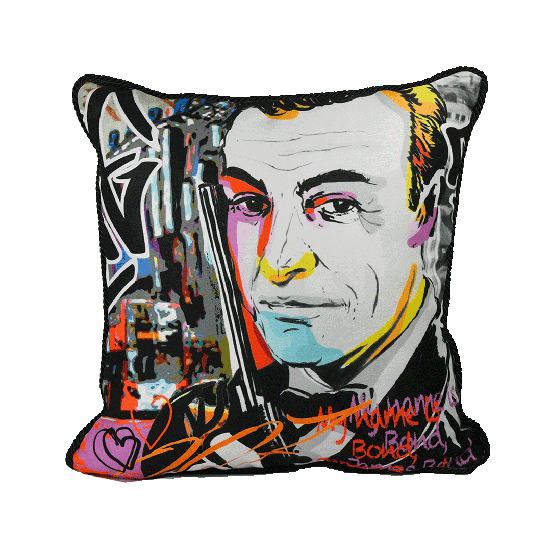 כרית 45 ס"מ במגוון דגמים - Street Art | JAMES BOND 007