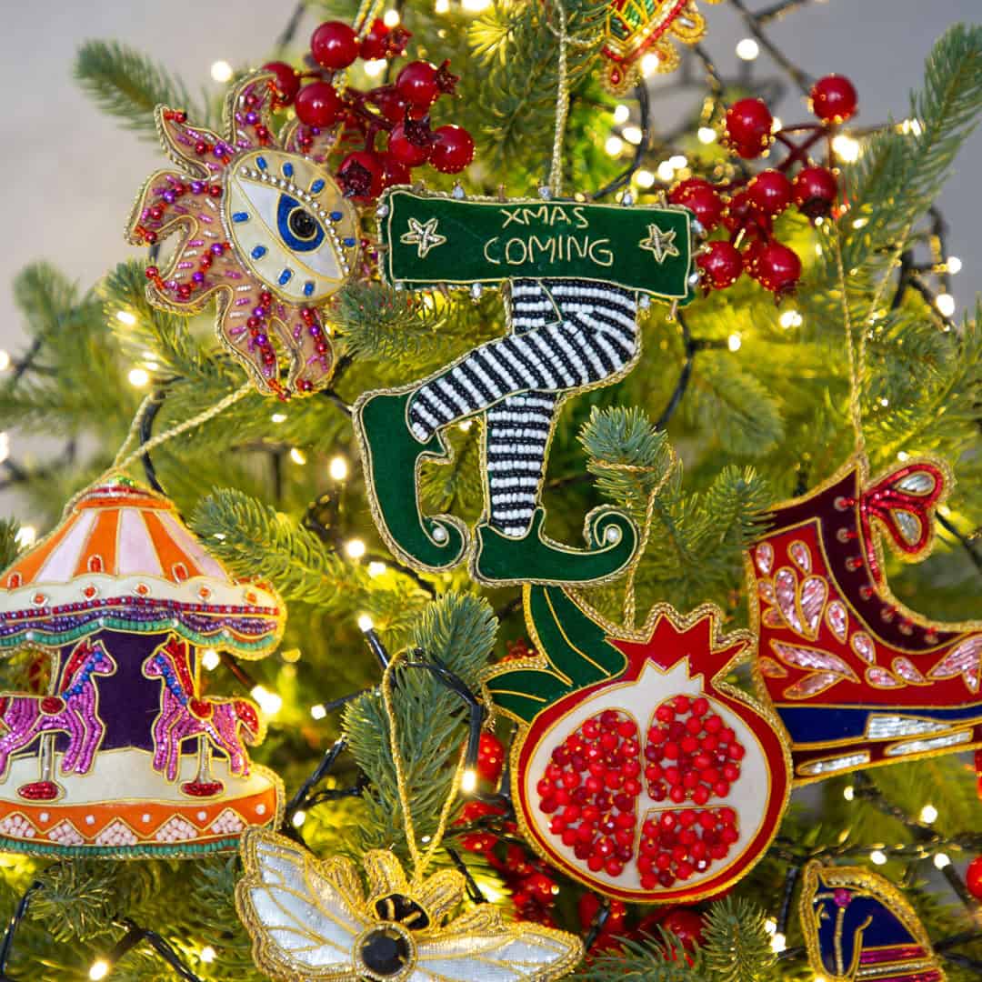 קישוט רקום ביד - שמש