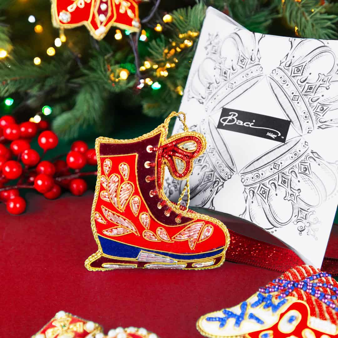 קישוט רקום ביד - מגף