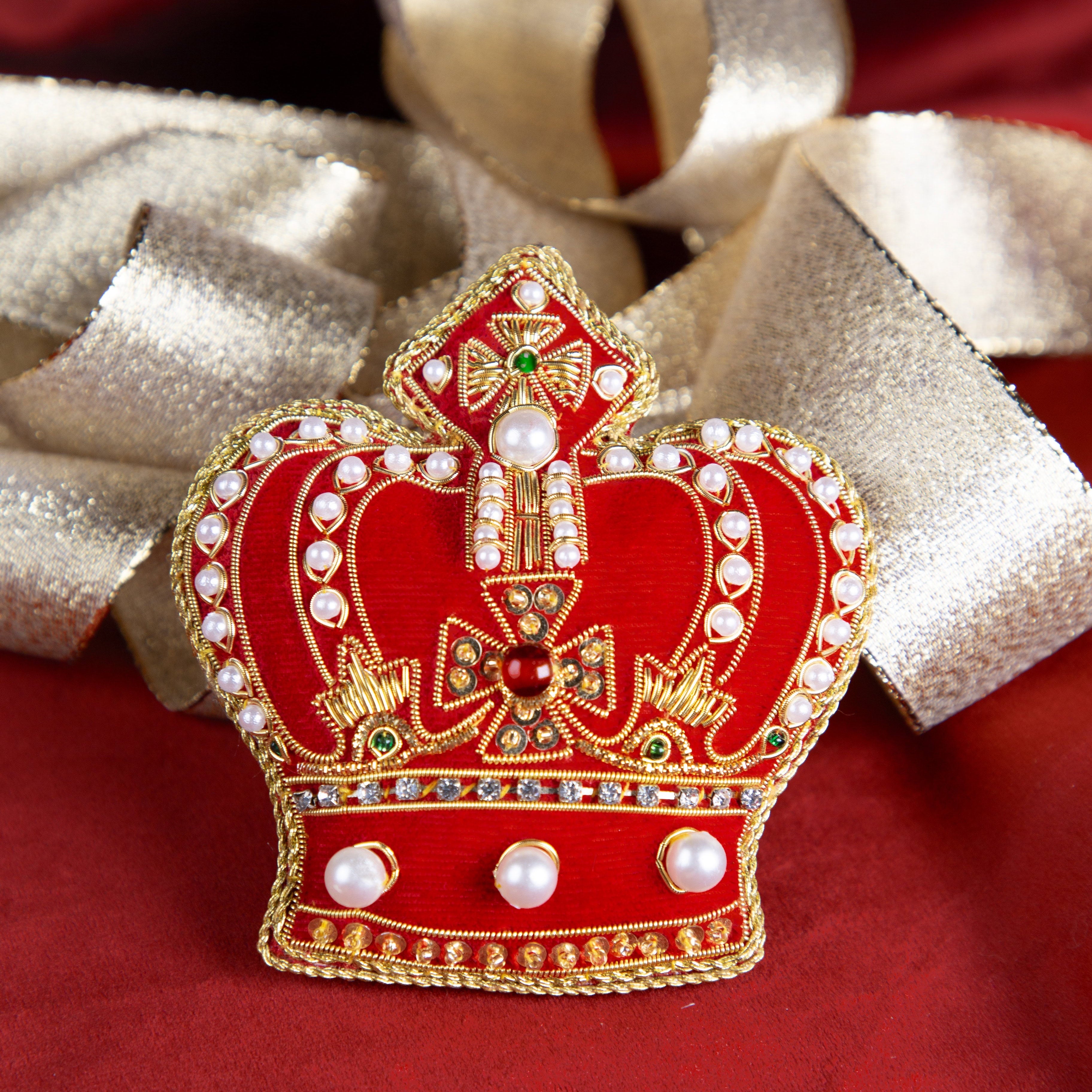 קישוט רקום ביד - כתר