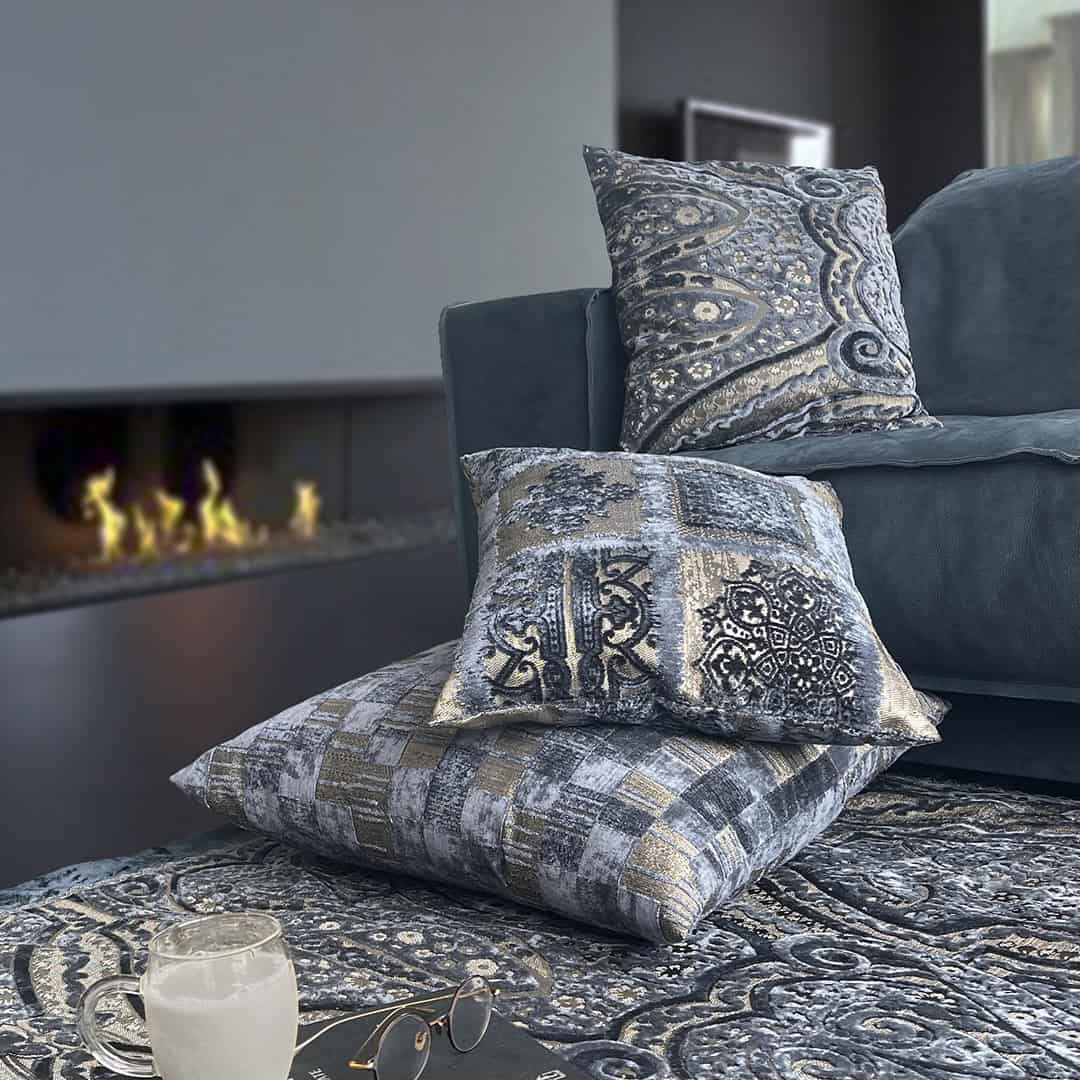 כרית קטיפה 60 ס"מ במגוון דגמים - Sartoria | פרחים