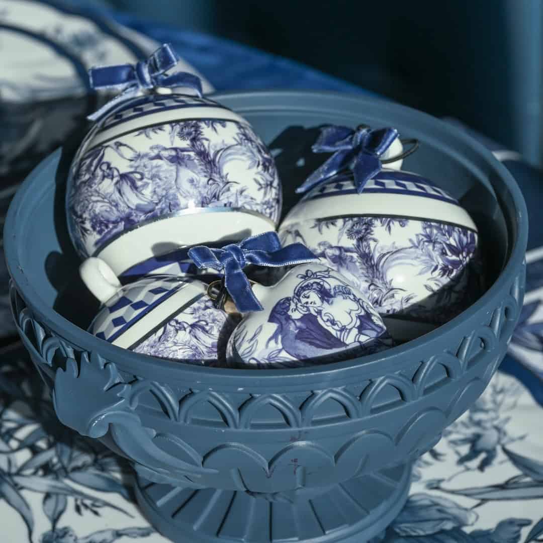 קישוט תלייה בצורת כדור גדול הקר